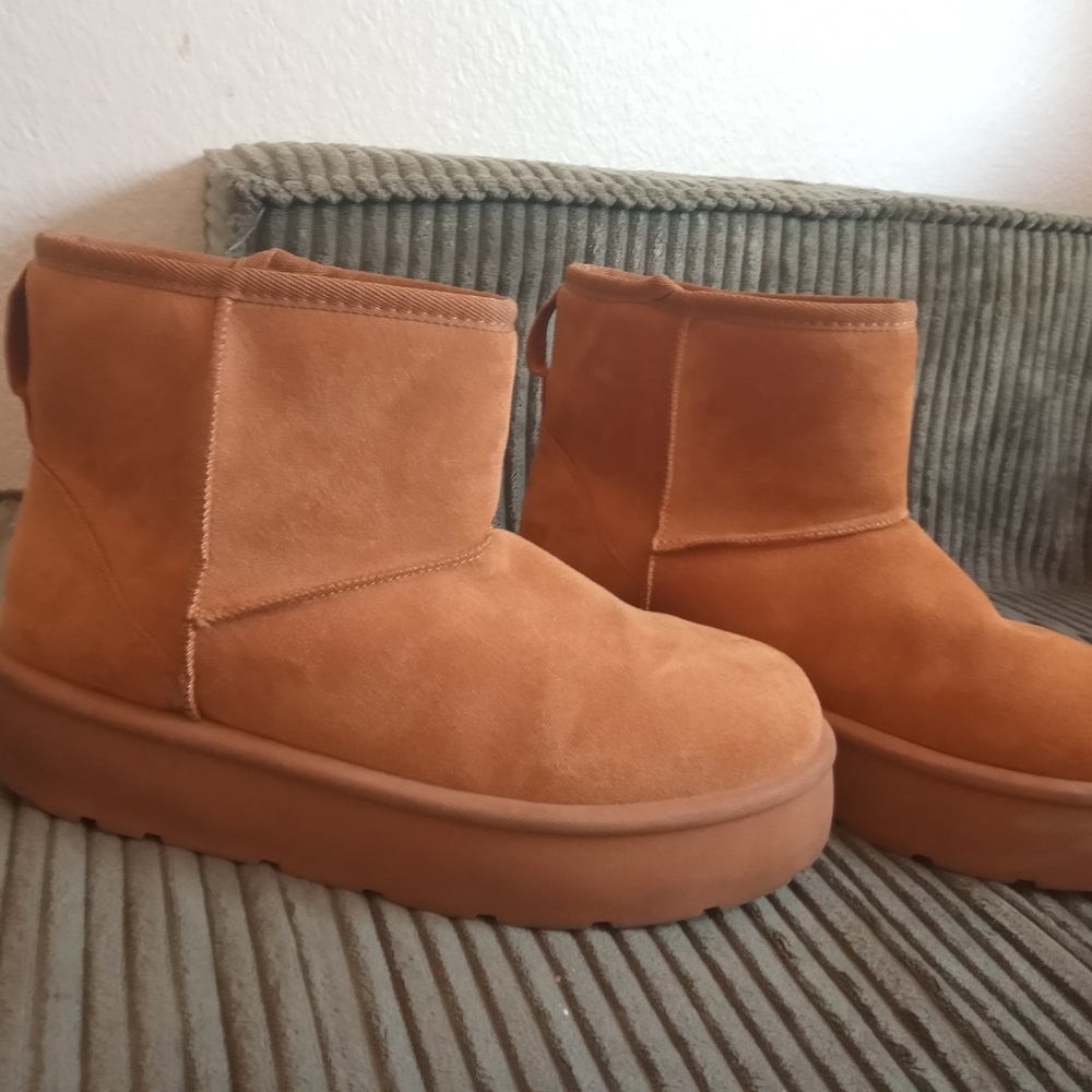 SHEIN Tan Ankle Boots